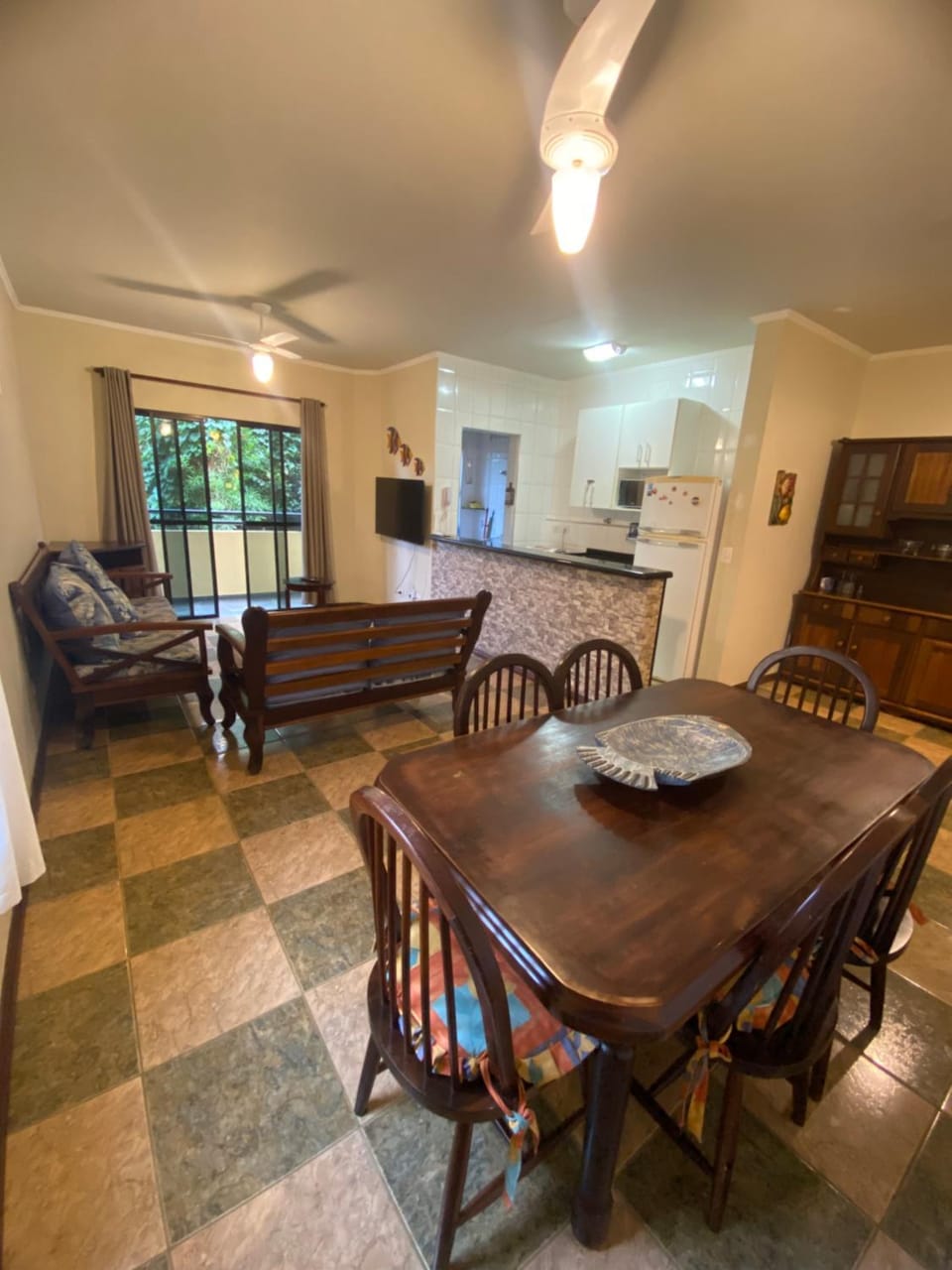 Kitchen or kitchenette, Living room, Seating area, Dining area