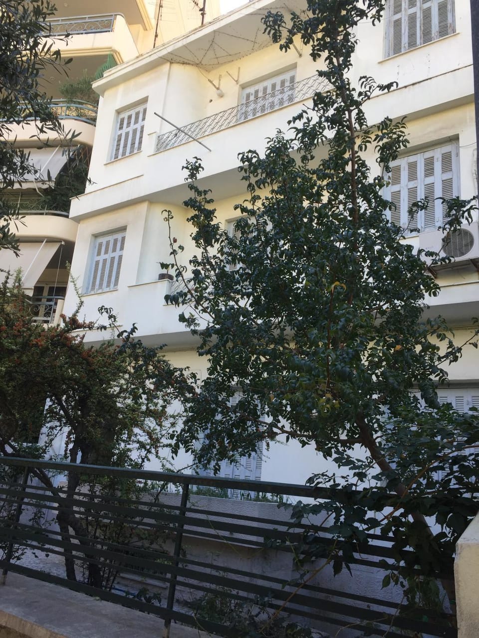 Simple & Spacious - Shared Accomodation Apartment in Kallithea