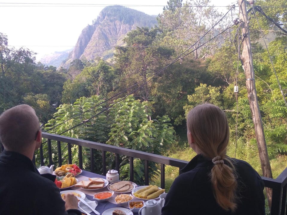 View (from property/room), Balcony/Terrace, Food, Mountain view, Drinks