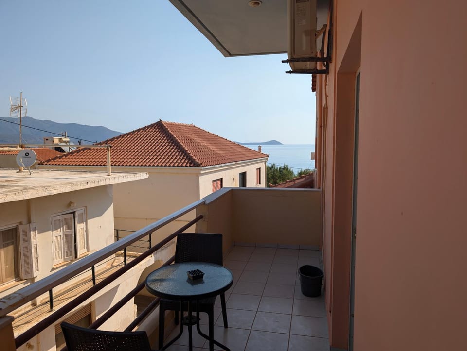 View (from property/room), Balcony/Terrace, Mountain view