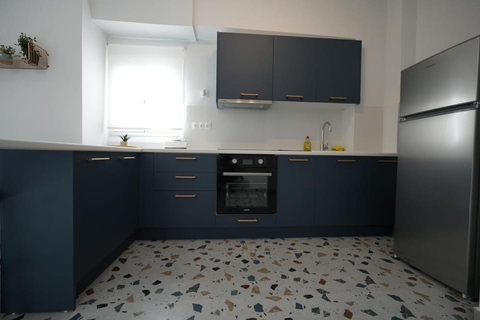 Kitchen or kitchenette, oven, stove