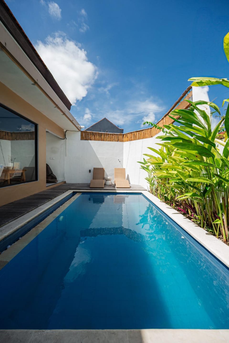 Property building, Swimming pool