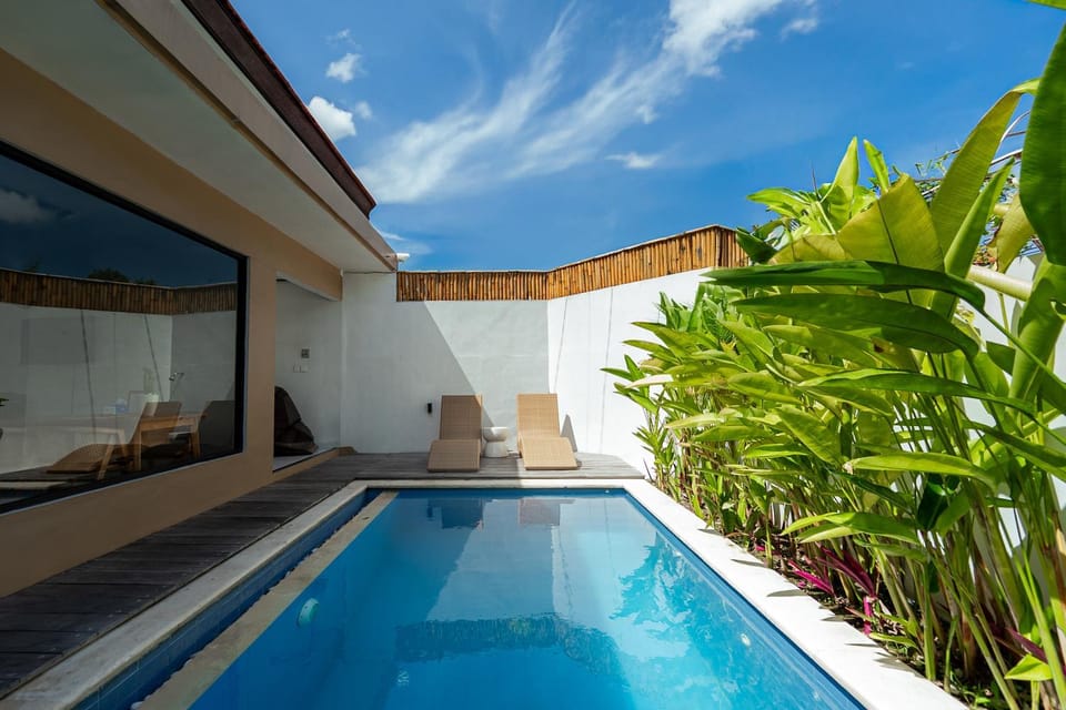 Property building, Swimming pool