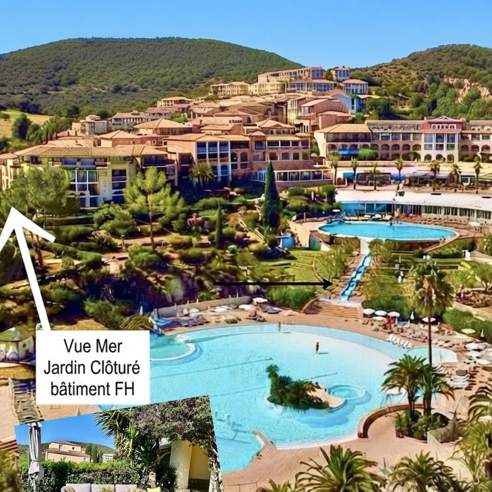 Property building, Bird's eye view, Sea view, Swimming pool, sunbed