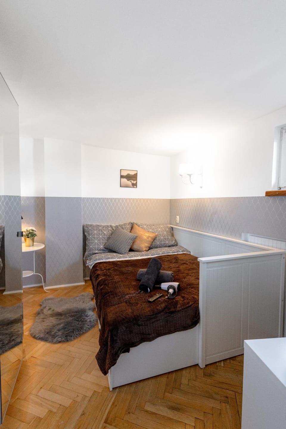 Bed, Photo of the whole room, Bedroom