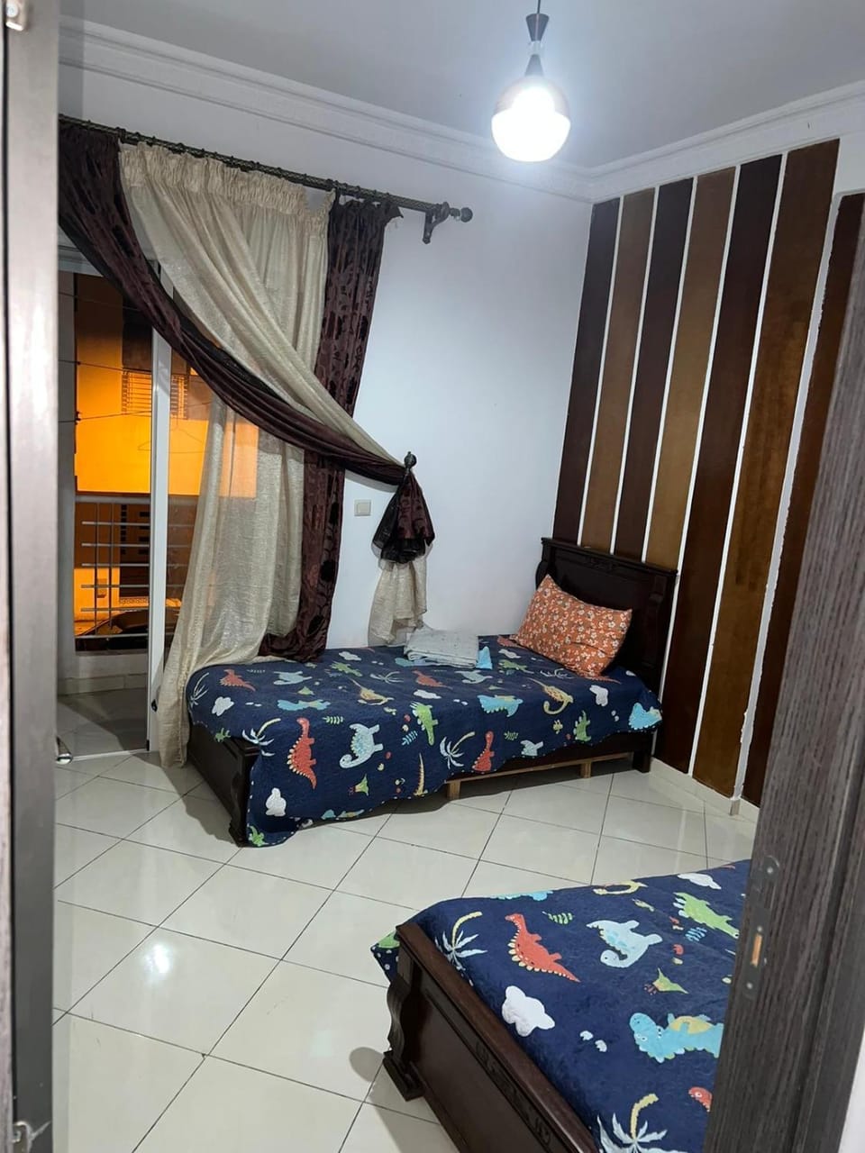 Martil Bel appartement lumineux, situé à seulement 15 minutes à pied et 5 minutes en voiture de la plage, idéal pour les vacances en famille ou entre amis Apartment in Tangier-Tétouan-Al Hoceima