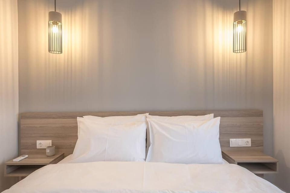 Urban & Spacious Apartment Near Metro with Rooftop Acropolis View Access Apartment in Athens
