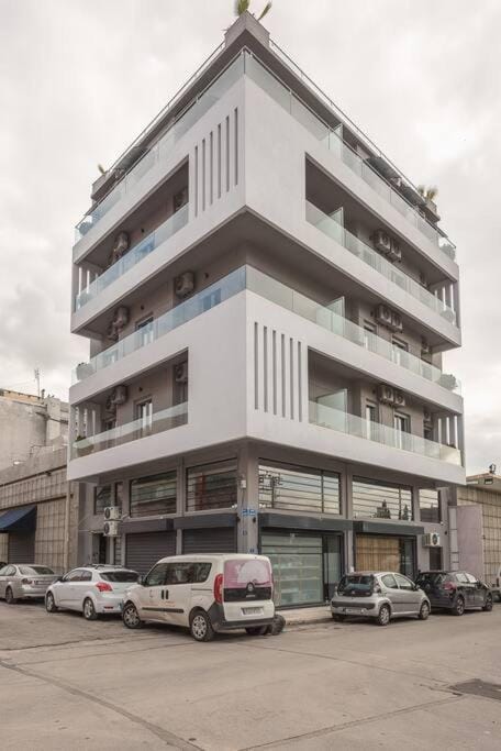 Urban & Spacious Apartment Near Metro with Rooftop Acropolis View Access Apartment in Athens