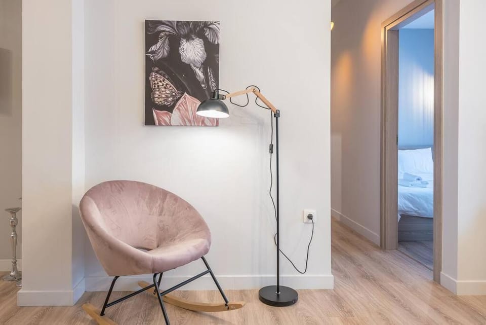 Urban & Spacious Apartment Near Metro with Rooftop Acropolis View Access Apartment in Athens