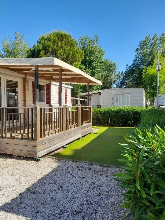 Property building, Garden, Balcony/Terrace