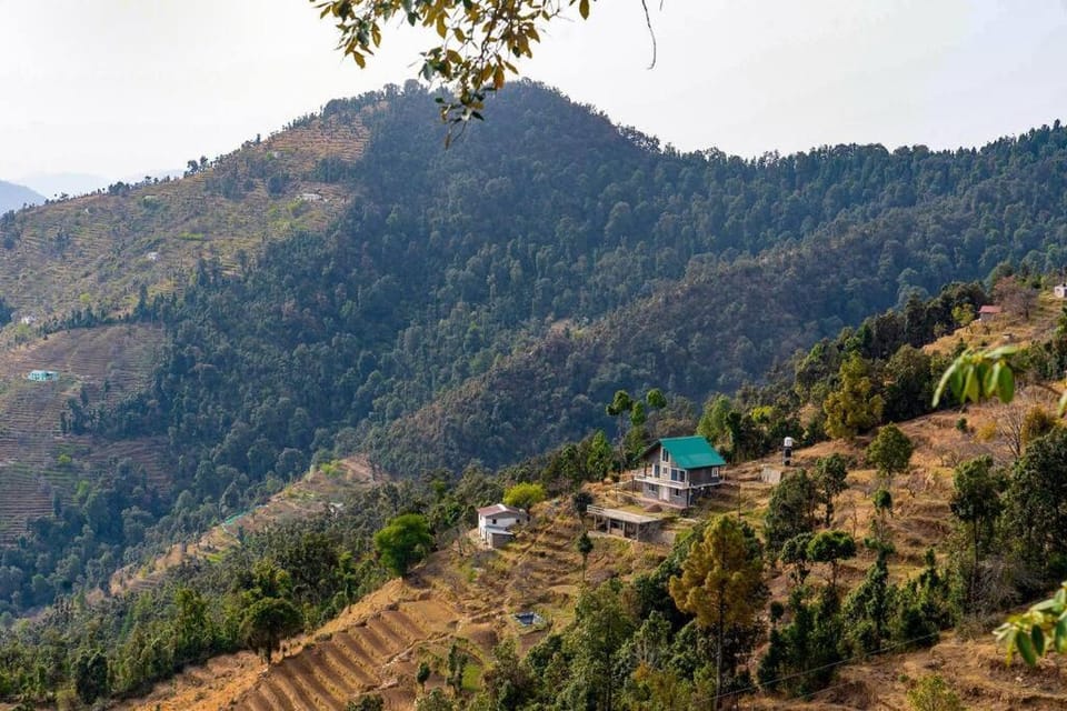 Hilltop 3BHK Cottage l Camp Bagicha House in Uttarakhand