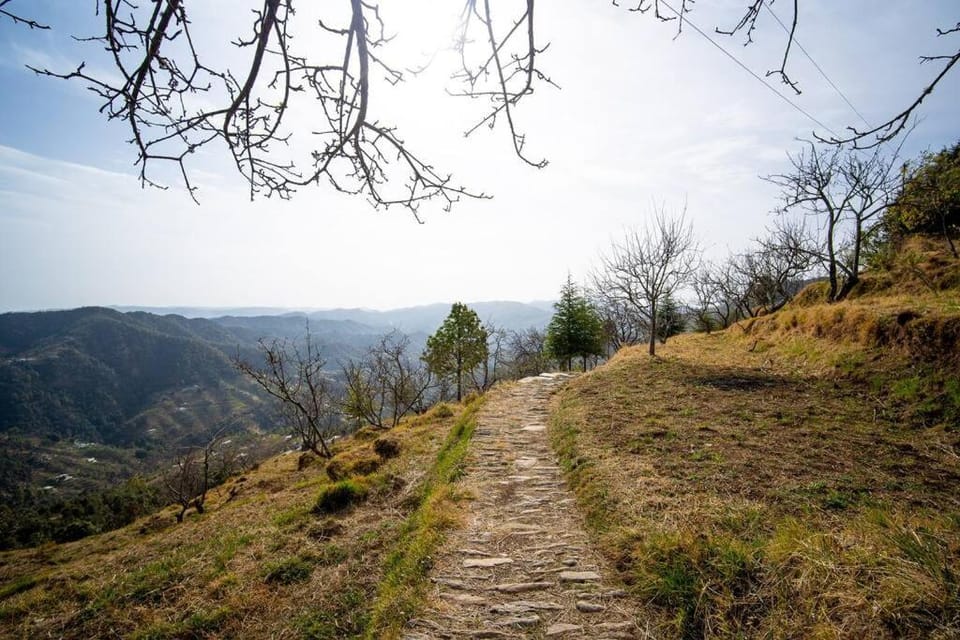 Hilltop 3BHK Cottage l Camp Bagicha House in Uttarakhand