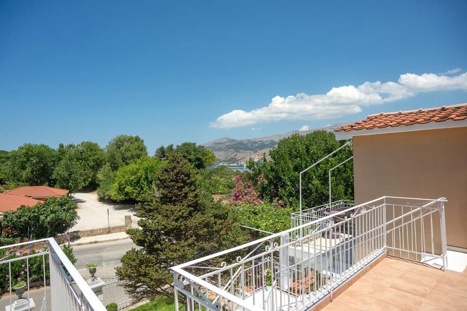 Apollo Retreat Apartment in Argostolion