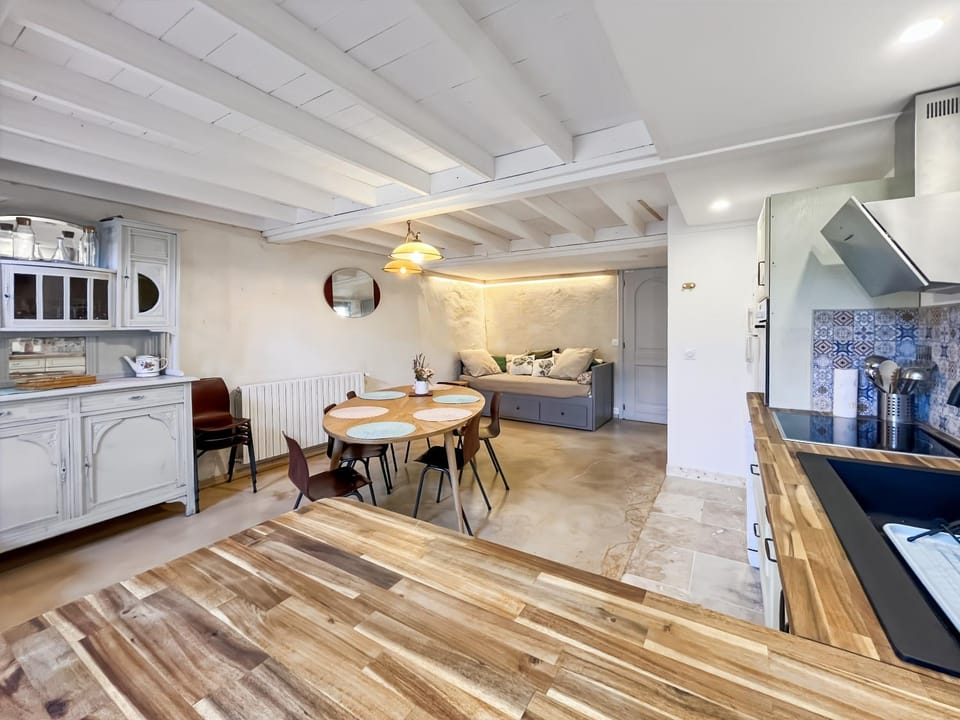 Dining area, dishwasher, oven, stove
