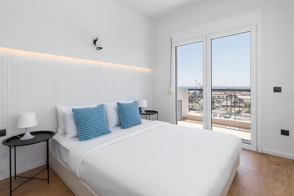 Bed, View (from property/room), Balcony/Terrace, Photo of the whole room, Bedroom