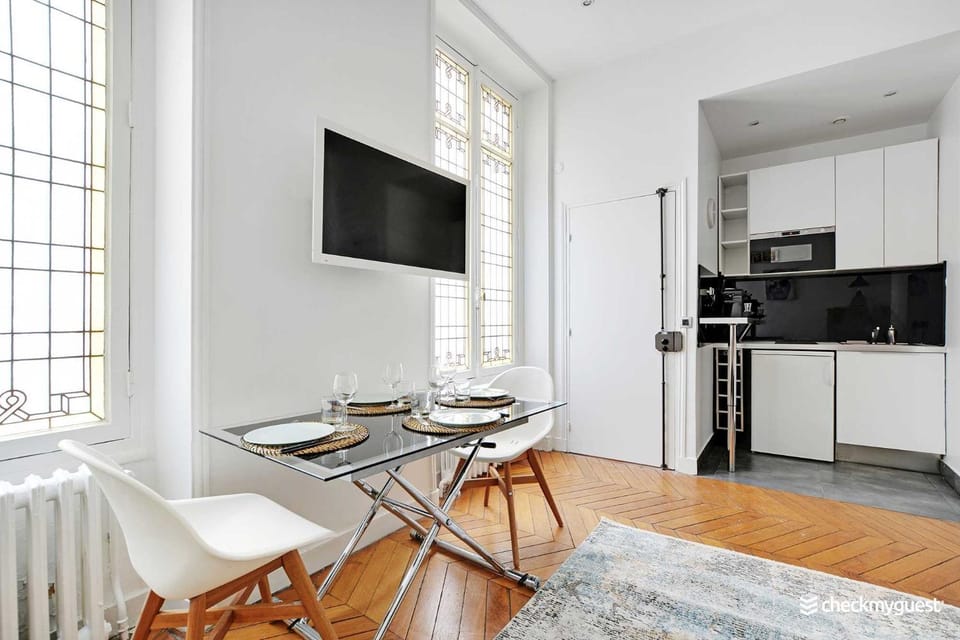 TV and multimedia, Kitchen or kitchenette, Dining area