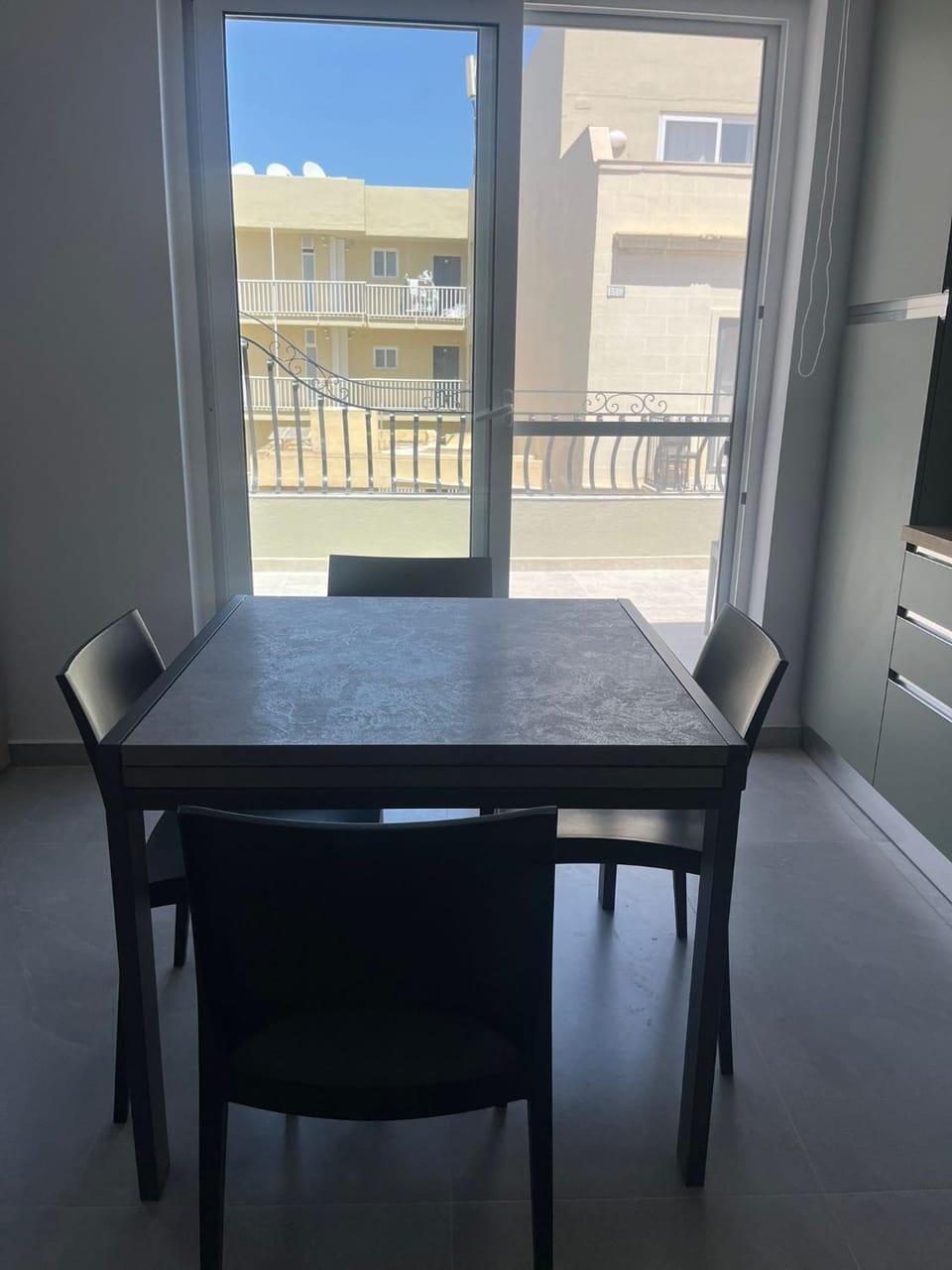 GZR F5 Spacious Central Penthouse for 5 Apartment in Sliema