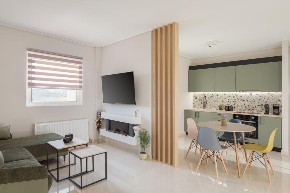 TV and multimedia, Kitchen or kitchenette, Living room, Seating area, Dining area