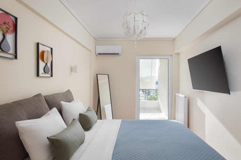 Bed, TV and multimedia, Bedroom, air conditioner