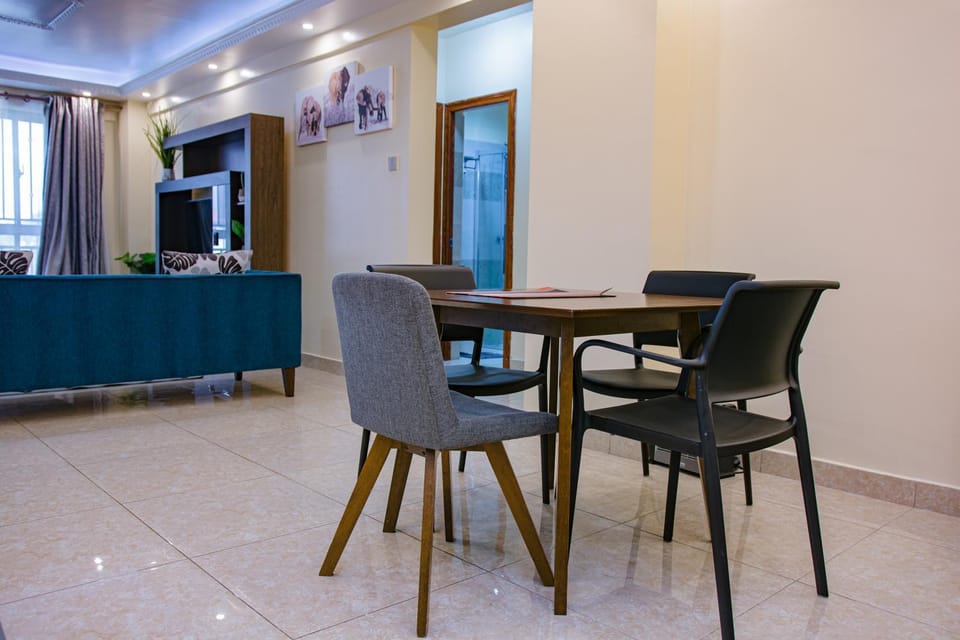 Seating area, Dining area