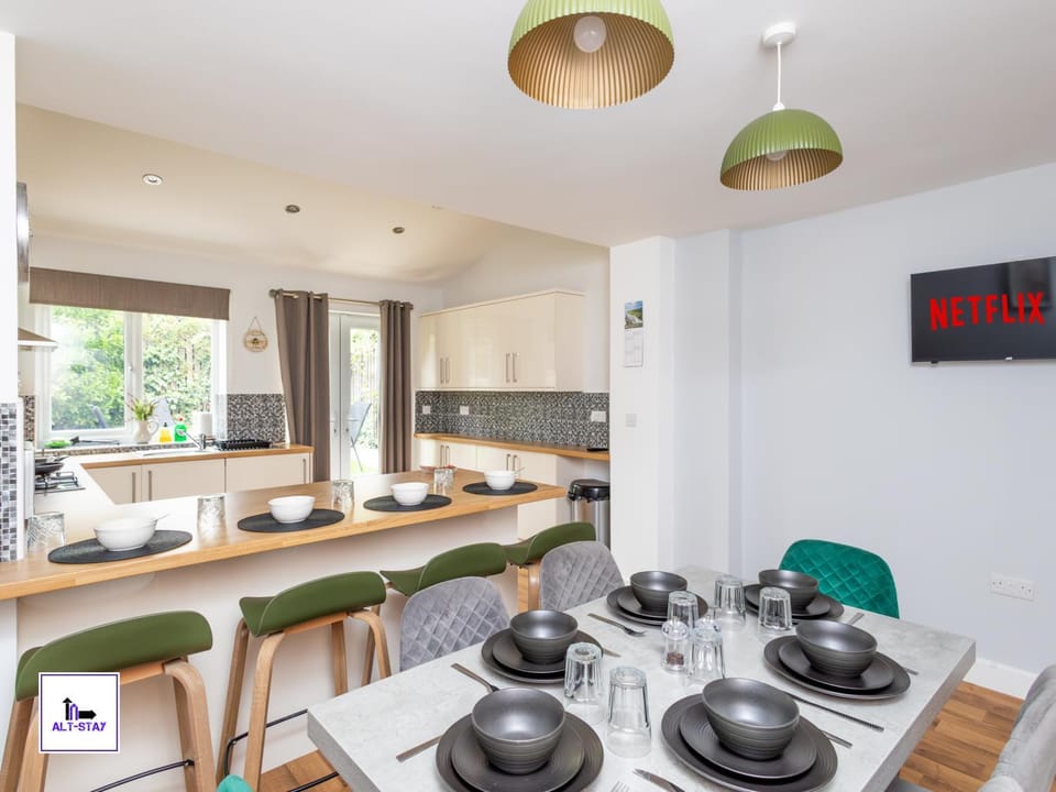 Kitchen or kitchenette, Food and drinks, Dining area, Food, minibar, stove, toaster
