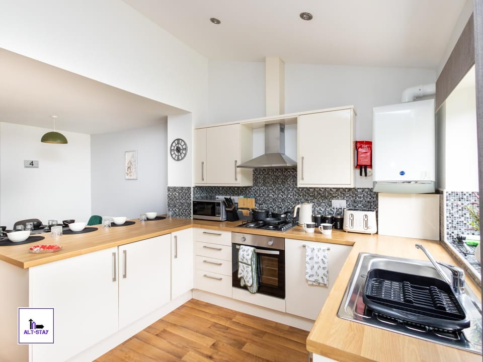 Coffee/tea facilities, Kitchen or kitchenette, dishwasher, minibar, stove, toaster