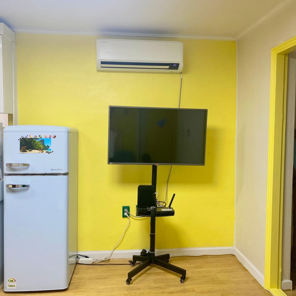 TV and multimedia, Kitchen or kitchenette, air conditioner