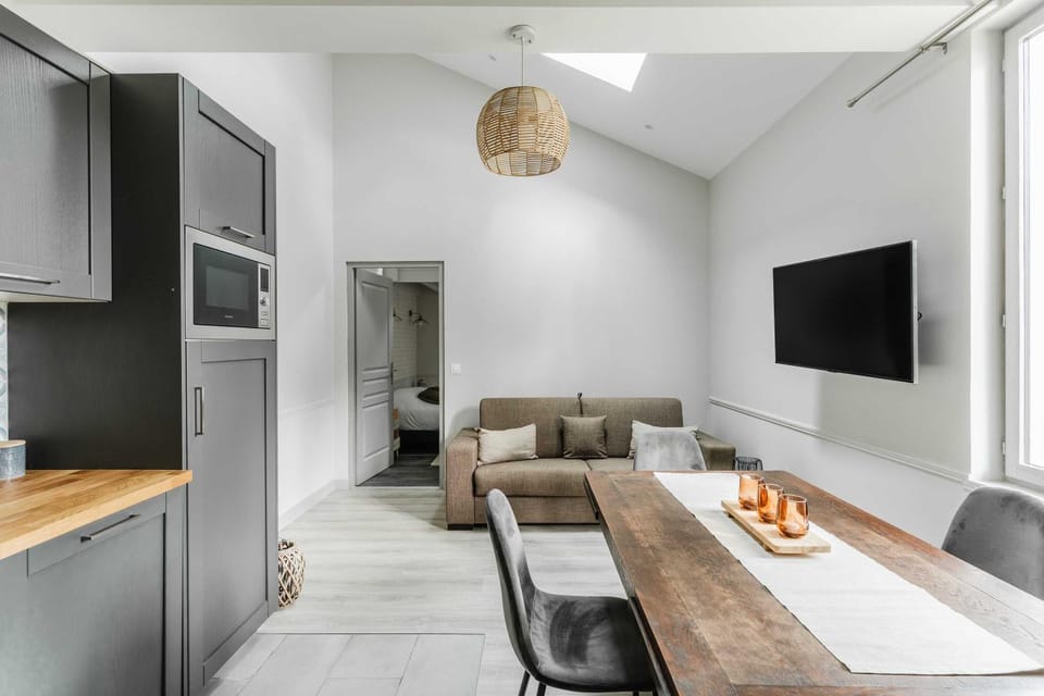 TV and multimedia, Kitchen or kitchenette, Living room