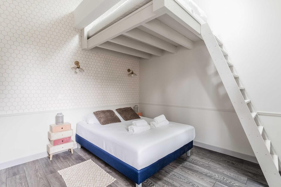 Bed, Bedroom