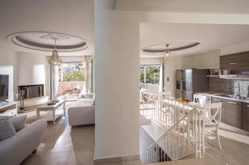 Living room, Photo of the whole room, kitchen