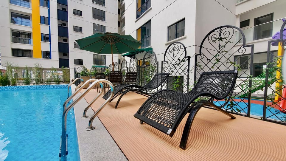 Patio, Day, Pool view, Swimming pool, sunbed