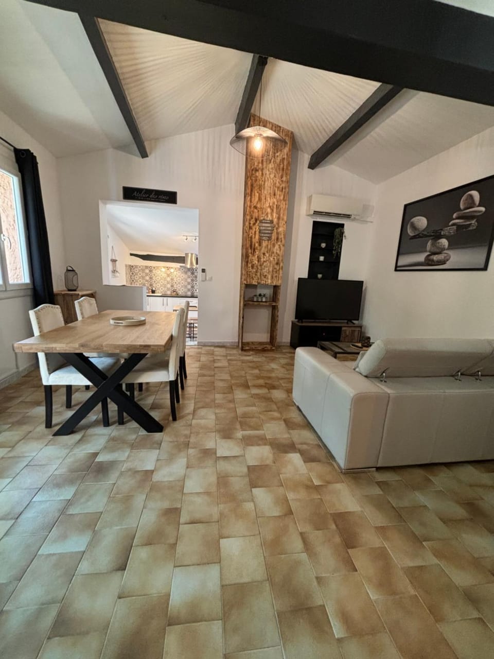 Living room, Seating area, Dining area