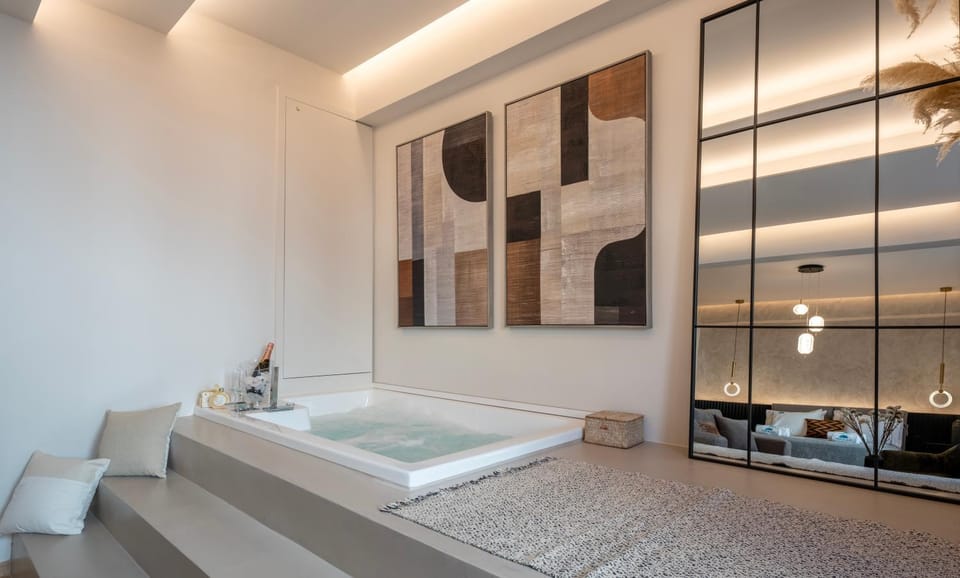 Hot Tub, Bath