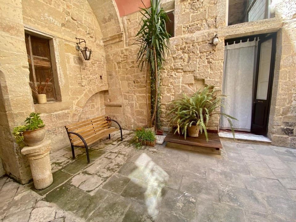 Patio, Day, Inner courtyard view
