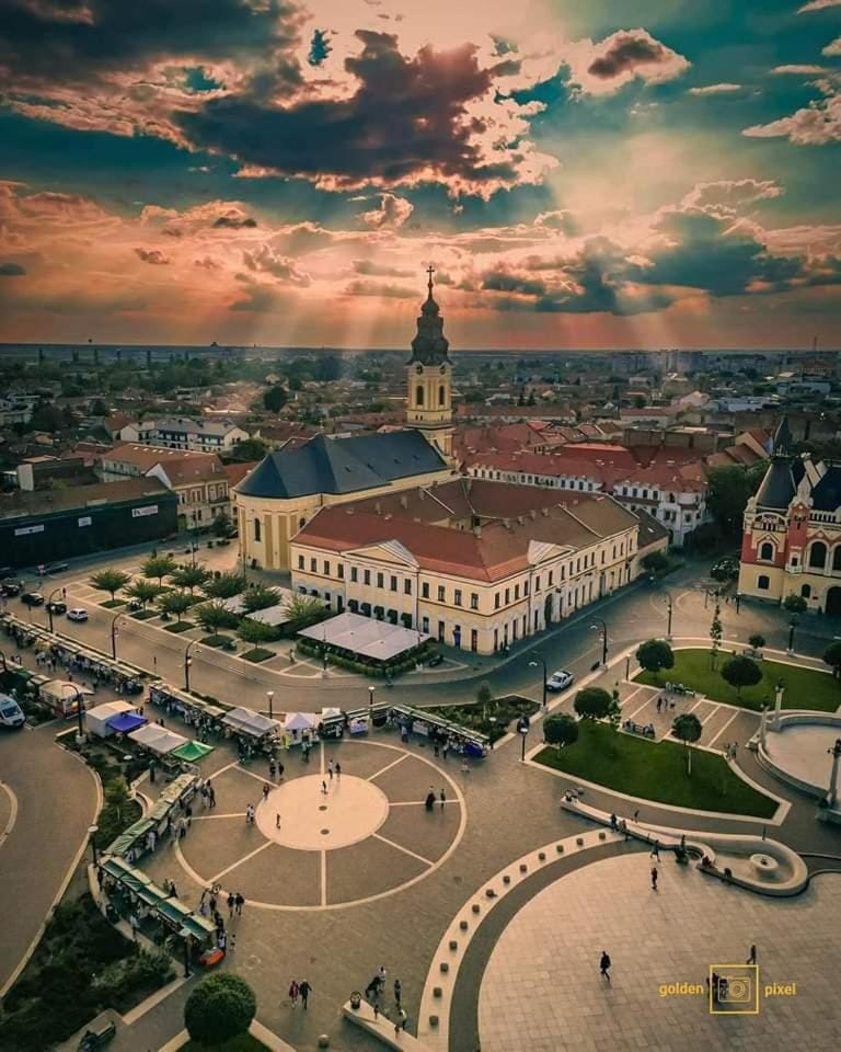Piața Unirii - Yulia`s Ultra-Central Retreat Apartment in Hungary
