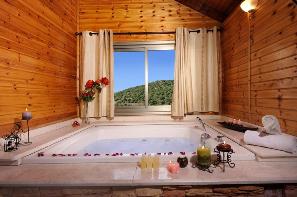 Hot Tub, Mountain view