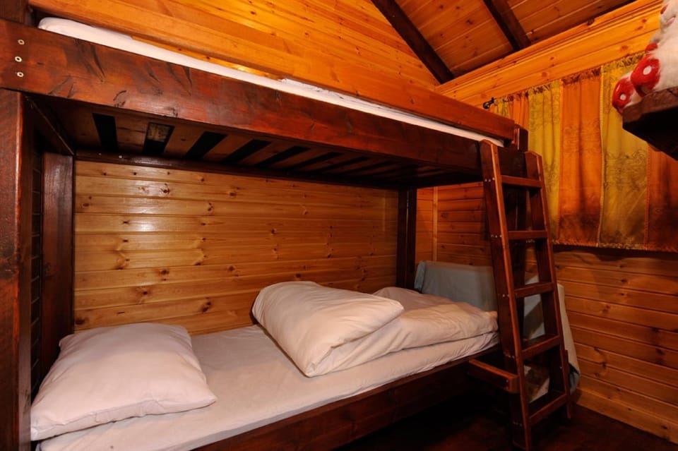 bunk bed