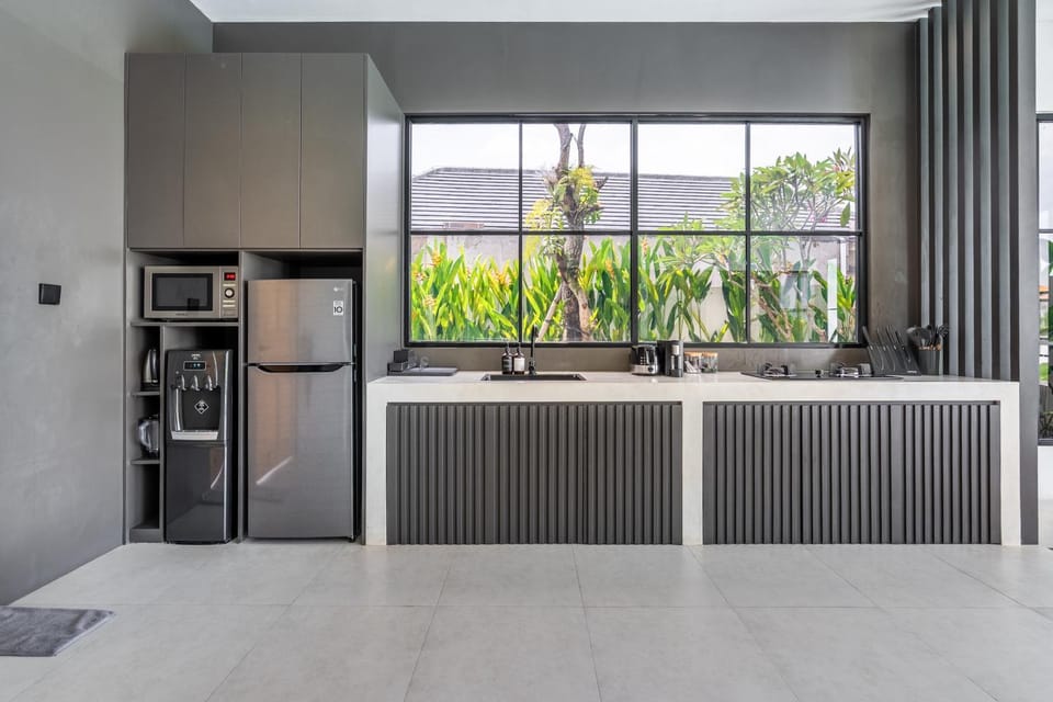 Coffee/tea facilities, Photo of the whole room, microwave, stove, toaster, kitchen