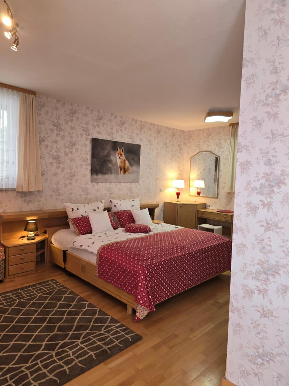 Bed, Photo of the whole room, Bedroom