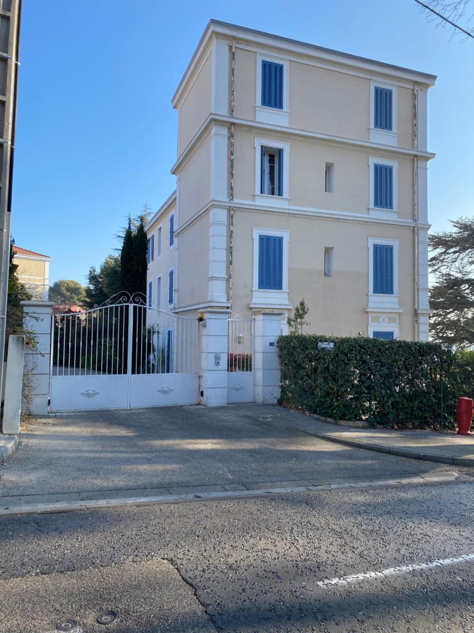 Property building, Day