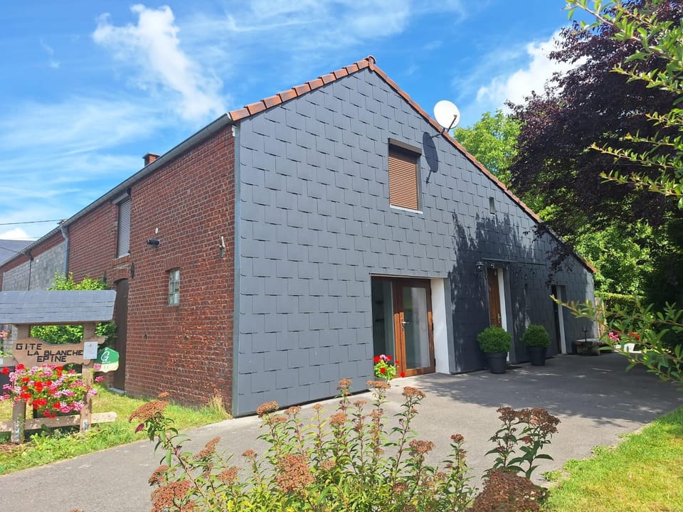 Property building, Facade/entrance, Game Room, Garden, View (from property/room), Parking, storage