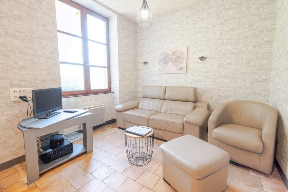La petite maison sur la colline Bed and Breakfast in Centre-Val de Loire
