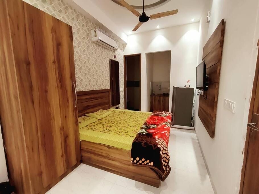 City Shelter - Studio with all basic amenities Apartment in Punjab, India
