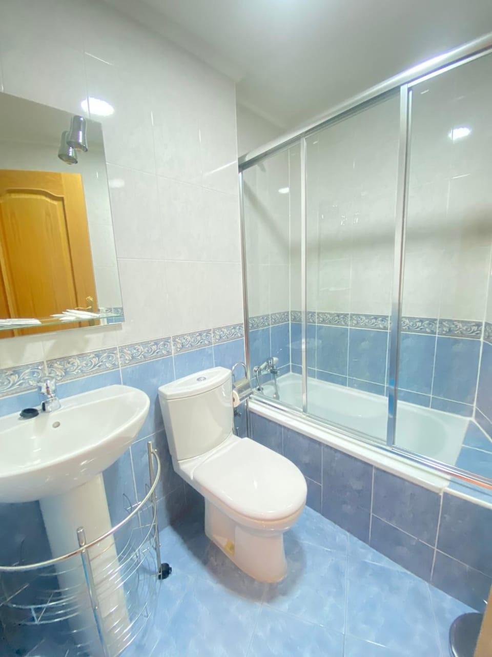 Shower, Toilet, Bathroom, Bath