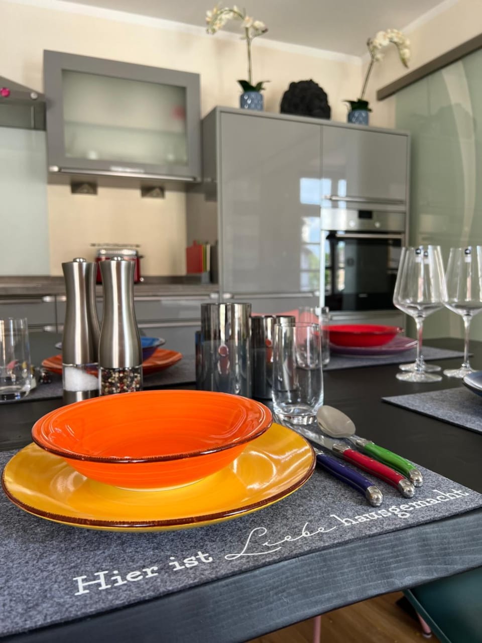 Kitchen or kitchenette, Dining area, stove