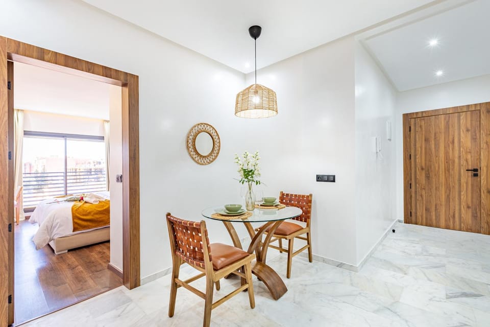 Bed, Living room, Photo of the whole room, Seating area, Dining area, Bedroom, wardrobe