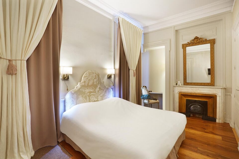 Shower, Nearby landmark, Restaurant/places to eat, Spring, Day, Night, Neighbourhood, Bathroom, Coffee/tea facilities, Balcony/Terrace, Photo of the whole room, Decorative detail, Decorative detail, Bedroom, Area and facilities, Shopping Area