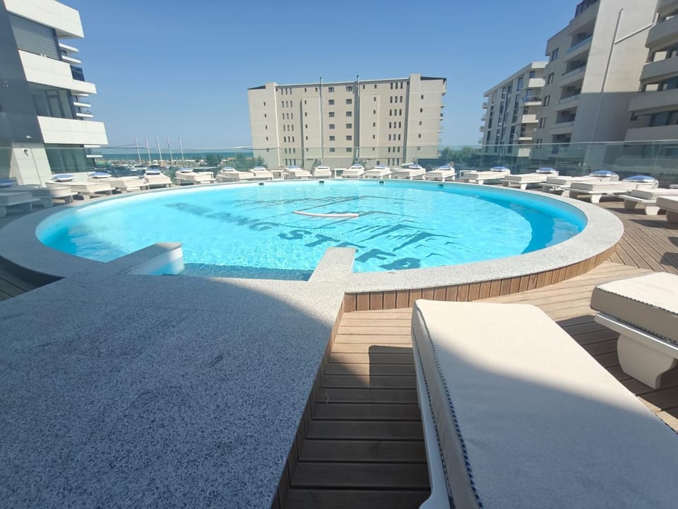 Luxury Studios Anis 4 & 5 Apartment in Constanța County