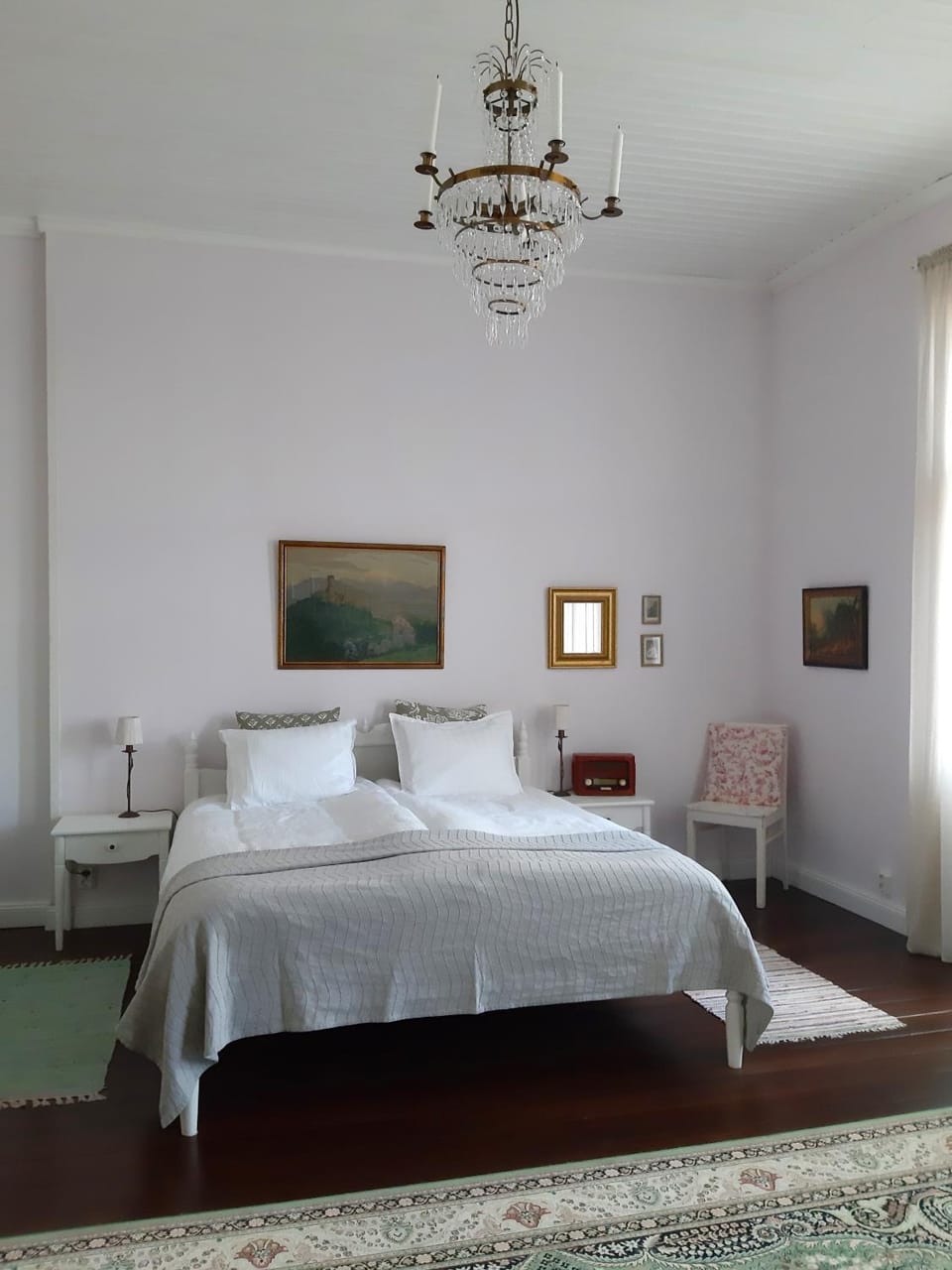 Bed, Photo of the whole room