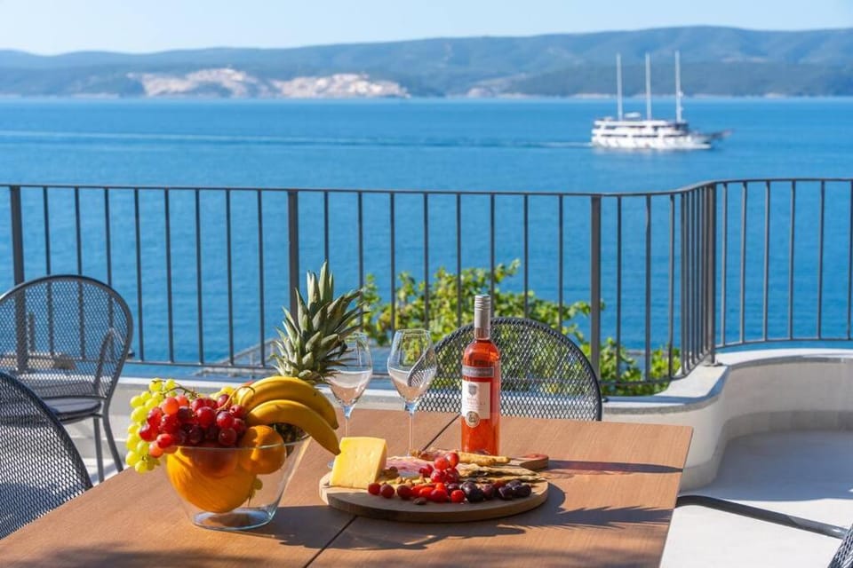 Apartments Villa Excelsio Omiš Riviera Apartment in Split-Dalmatia County